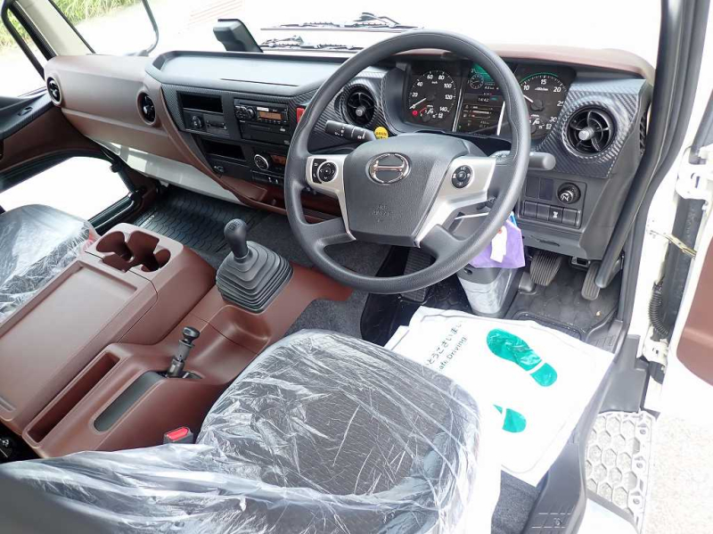 増トン　7.8t　ユニック　4段　ワイドキャブ　240PS　6速|中古トラックの販売・買取・査定のアイナビ