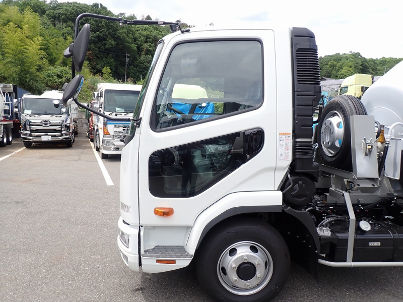 4t　カヤバ　ドラム容量3.0立米　ミキサー車　ベッドレス|中古トラックの販売・買取・査定のアイナビ