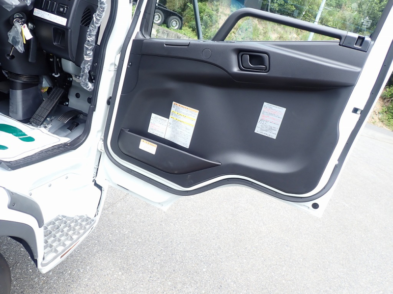 4t　カヤバ　ドラム容量3.0立米　ミキサー車　ベッドレス|中古トラックの販売・買取・査定のアイナビ