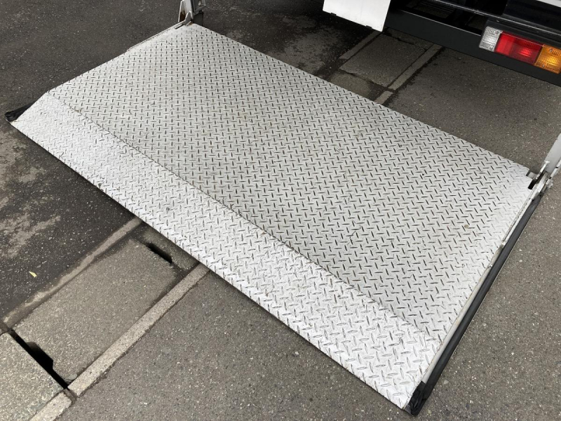 2t積・アルミバン・AT・垂直パワーゲート600kg|中古トラックの販売・買取・査定のアイナビ