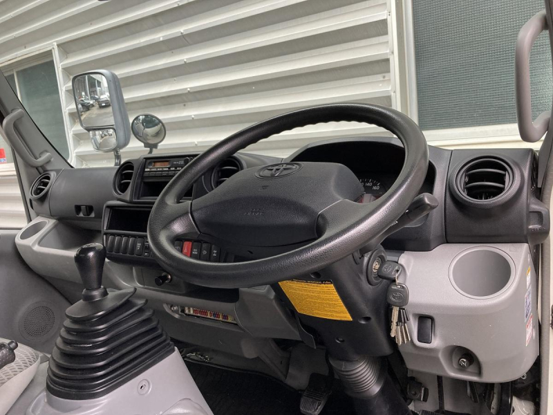 4WD・2t積・アルミバン・垂直パワーゲート600kg・サイドドア|中古トラックの販売・買取・査定のアイナビ