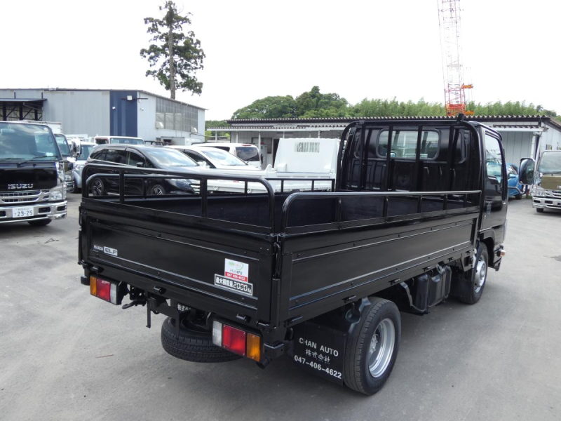 H30 2トン　平ボディー　マニュアル|中古トラックの販売・買取・査定のアイナビ