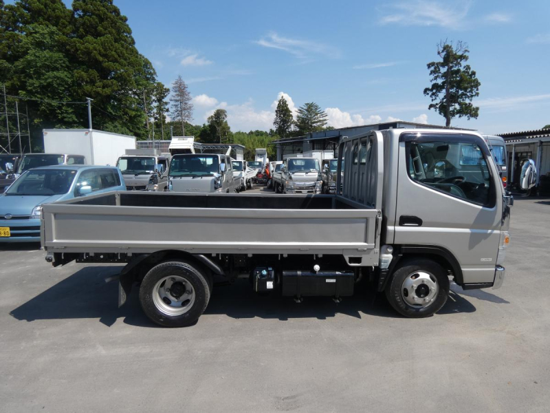 H28 2トン平ボディ　マニュアル|中古トラックの販売・買取・査定のアイナビ