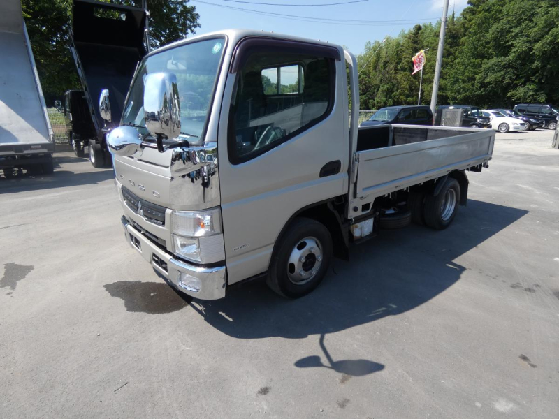 H28 2トン平ボディ　マニュアル|中古トラックの販売・買取・査定のアイナビ