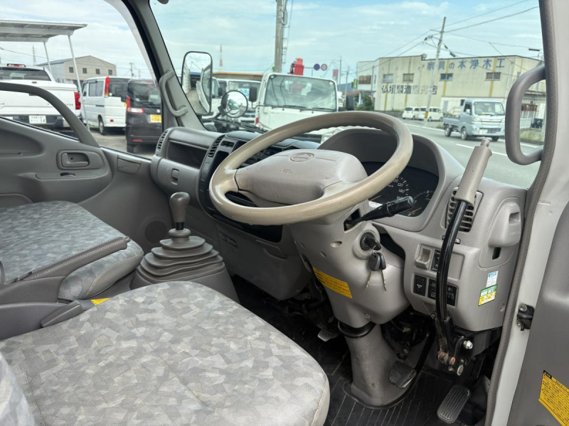 H22デュトロ 3tダンプ|中古トラックの販売・買取・査定のアイナビ