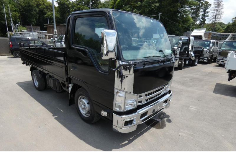 H30 2トン　平ボディー　マニュアル|中古トラックの販売・買取・査定のアイナビ