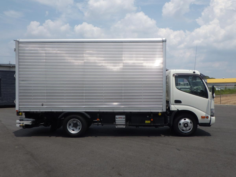 標準ロング 全低床 格納ゲート 車輌総重量5,575kg 車検R9.3月迄|中古トラックの販売・買取・査定のアイナビ