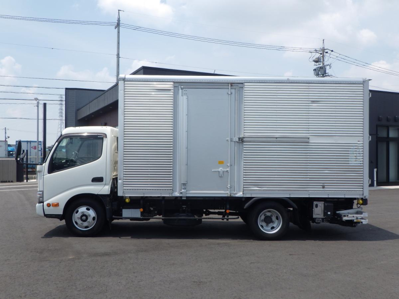 標準ロング 全低床 格納ゲート 車輌総重量5,575kg 車検R9.3月迄|中古トラックの販売・買取・査定のアイナビ