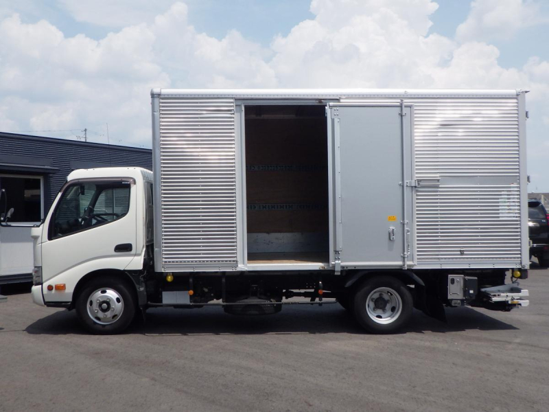 標準ロング 全低床 格納ゲート 車輌総重量5,575kg 車検R9.3月迄|中古トラックの販売・買取・査定のアイナビ