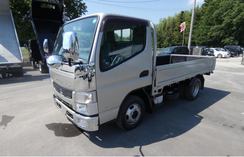 H28 2トン平ボディ　マニュアル|中古トラックの販売・買取・査定のアイナビ