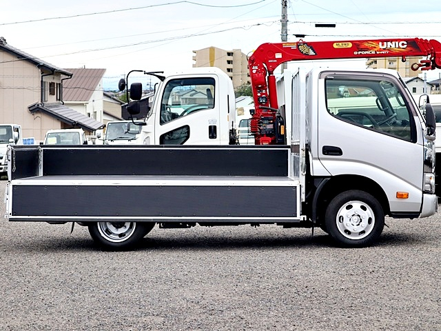 平ボディ　積載1750kg|中古トラックの販売・買取・査定のアイナビ