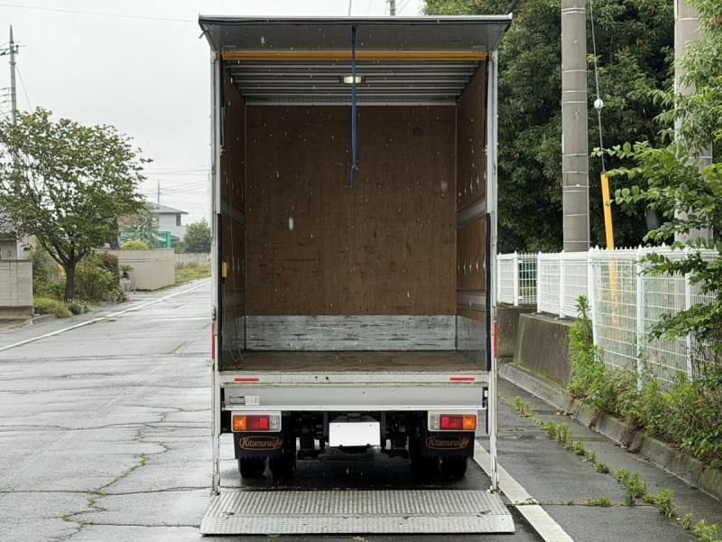 2t積・アルミバン・AT・垂直パワーゲート600kg・ラッシング|中古トラックの販売・買取・査定のアイナビ