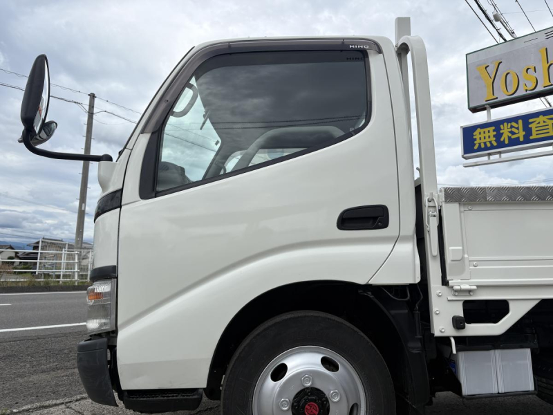 H17 デュトロ　2t平ボディ　4WD|中古トラックの販売・買取・査定のアイナビ