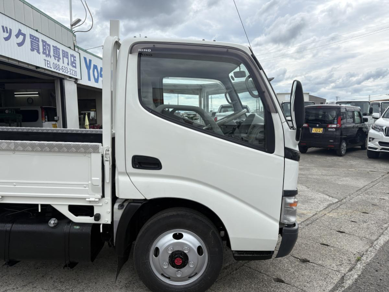 H17 デュトロ　2t平ボディ　4WD|中古トラックの販売・買取・査定のアイナビ