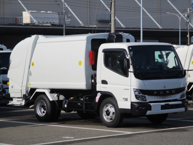 R8　三菱キャンター　プレス式塵芥車6.9立米　未使用車|中古トラックの販売・買取・査定のアイナビ
