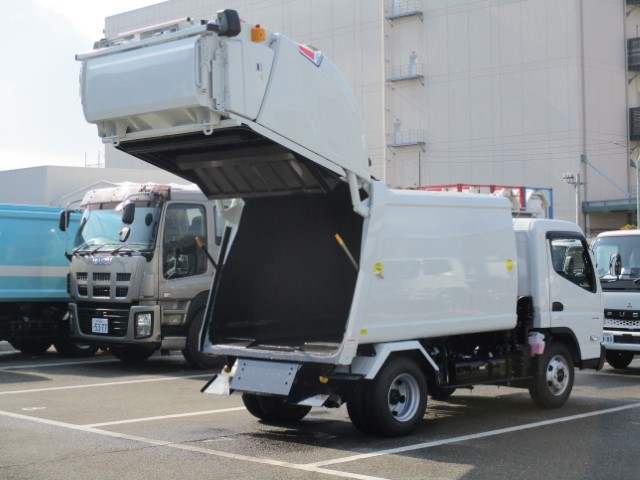 R8　三菱キャンター　プレス式塵芥車6.9立米　未使用車|中古トラックの販売・買取・査定のアイナビ
