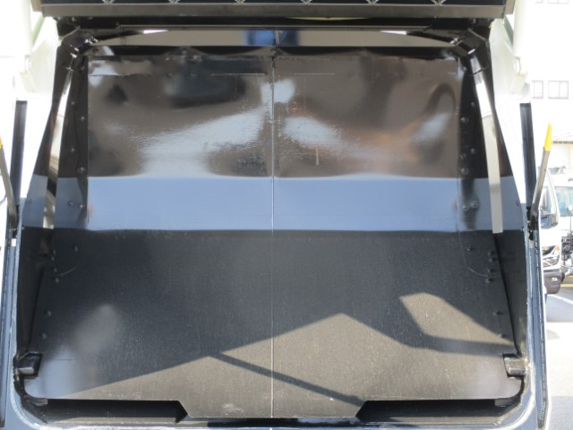 R8　三菱キャンター　プレス式塵芥車6.9立米　未使用車|中古トラックの販売・買取・査定のアイナビ