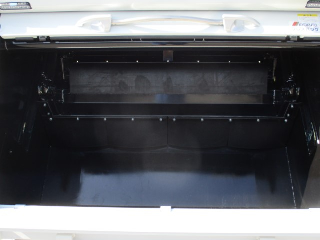 R8　三菱キャンター　プレス式塵芥車5.9立米　未使用車|中古トラックの販売・買取・査定のアイナビ