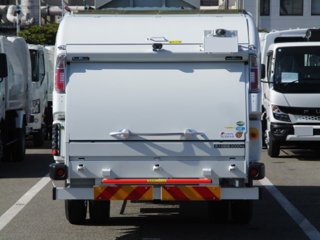 R8　三菱キャンター　プレス式塵芥車5.9立米　未使用車|中古トラックの販売・買取・査定のアイナビ