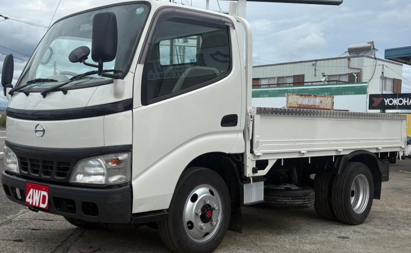 H17 デュトロ　2t平ボディ　4WD|中古トラックの販売・買取・査定のアイナビ