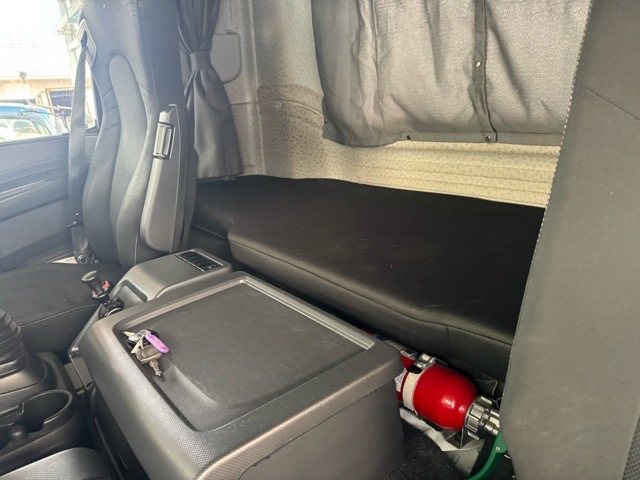 R2ギガトラクタE尺　美車　ハイルーフ1.1.4t460PS　リターダ|中古トラックの販売・買取・査定のアイナビ