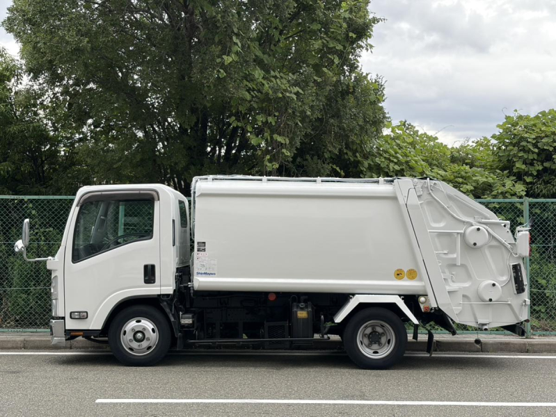 H28年式TPG-NMR85N新明和回転式5.5㎥パッカー|中古トラックの販売・買取・査定のアイナビ