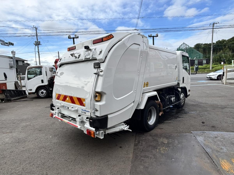 エルフ 巻き込みパッカー車 新明和製5.1立米 積載3000kg|中古トラックの販売・買取・査定のアイナビ