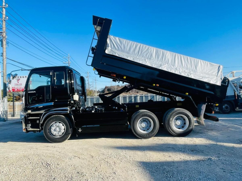 平成25年★いすゞ ギガ★ダンプ★32万★9400kg★タコグラフ式|中古トラックの販売・買取・査定のアイナビ