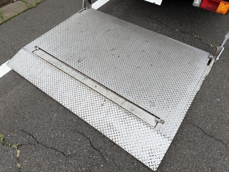 2t積・アルミバン・AT・垂直パワーゲート600kg・ラッシング|中古トラックの販売・買取・査定のアイナビ