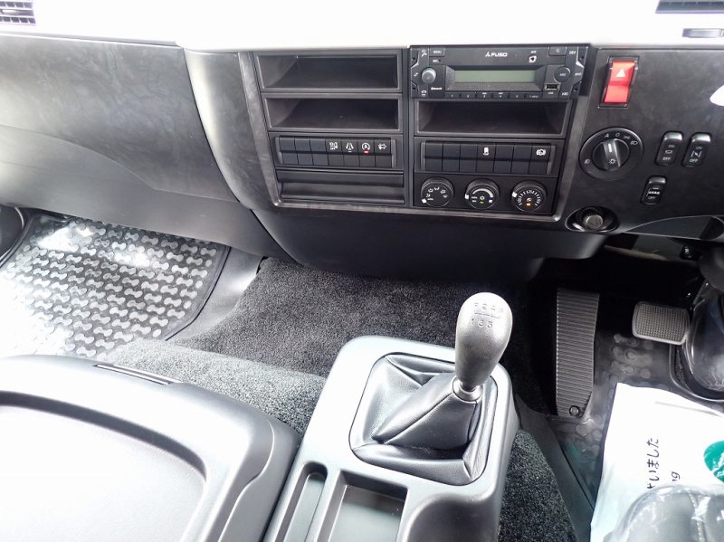 L7200 ワイド 後輪エアサス 240PS 6速|中古トラックの販売・買取・査定のアイナビ