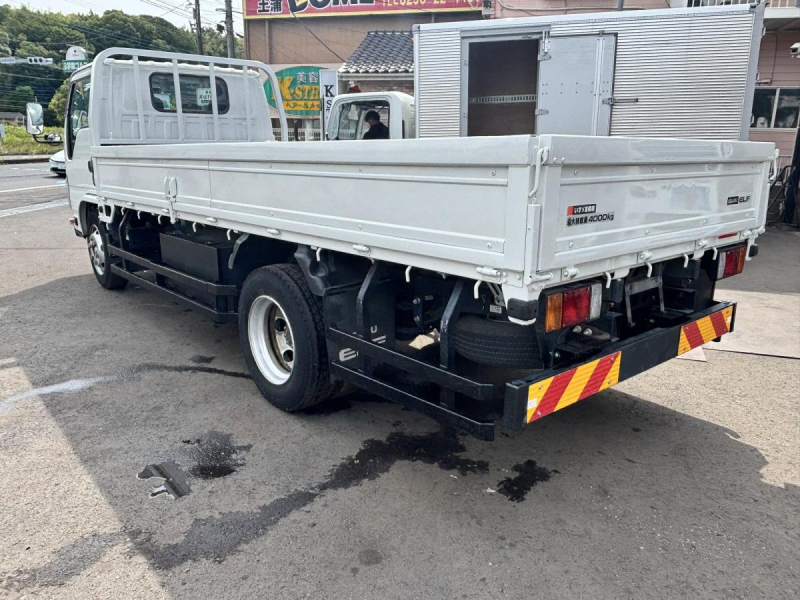 標準ロング平ボディー 積載4000kg|中古トラックの販売・買取・査定のアイナビ