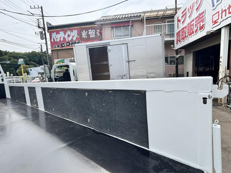 標準ロング平ボディー 積載4000kg|中古トラックの販売・買取・査定のアイナビ