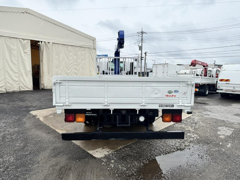 フォワード 3段クレーンラジコン付き 積載2600kg|中古トラックの販売・買取・査定のアイナビ