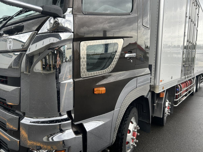 プロフィア 冷蔵冷凍車 菱重TU100SA 2エバ ステンレス多数|中古トラックの販売・買取・査定のアイナビ