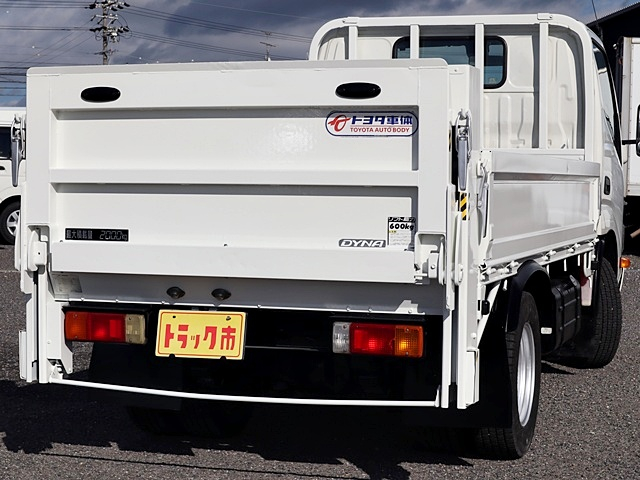 積載2t　平ボディ　TECSトヨタ車体　垂直パワーゲ―ト|中古トラックの販売・買取・査定のアイナビ