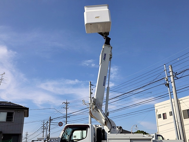高所作業車　アイチ　SB10A　FRPバケット　作業床高さ9、7M|中古トラックの販売・買取・査定のアイナビ