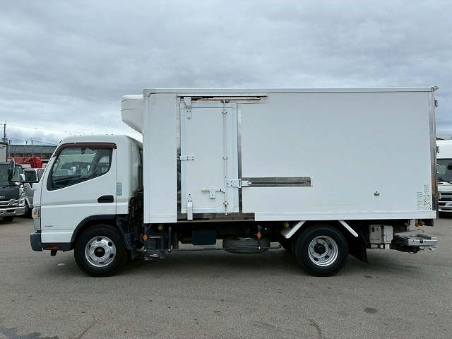 左サイド扉 5速マニュアル MT 3t 7t 小型 冷凍バン 箱車|中古トラックの販売・買取・査定のアイナビ