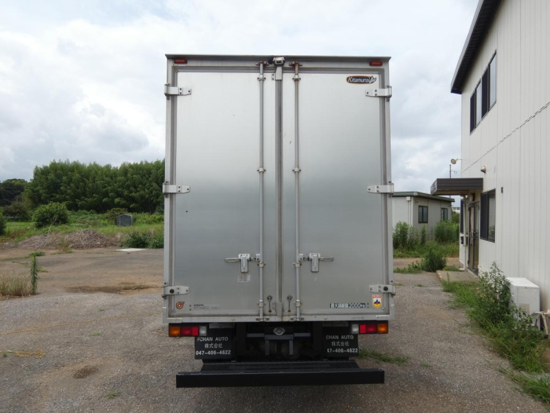 H 28 　2トン パネルバン　260501|中古トラックの販売・買取・査定のアイナビ