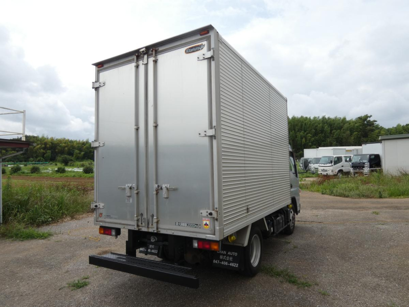 H 28 　2トン パネルバン　260501|中古トラックの販売・買取・査定のアイナビ