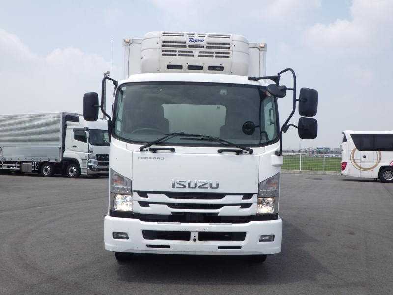 冷凍バン　ゲート付　-30℃設定　積載2.6t　標準巾|中古トラックの販売・買取・査定のアイナビ