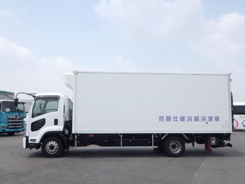 冷凍バン　ゲート付　-30℃設定　積載2.6t　標準巾|中古トラックの販売・買取・査定のアイナビ
