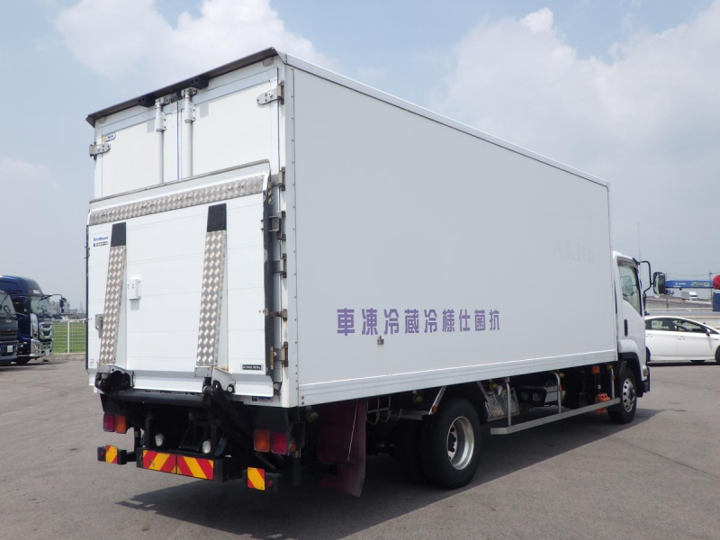 冷凍バン　ゲート付　-30℃設定　積載2.6t　標準巾|中古トラックの販売・買取・査定のアイナビ