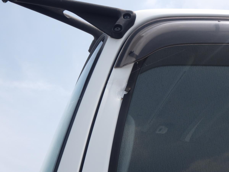 冷凍バン　ゲート付　-30℃設定　積載2.6t　標準巾|中古トラックの販売・買取・査定のアイナビ
