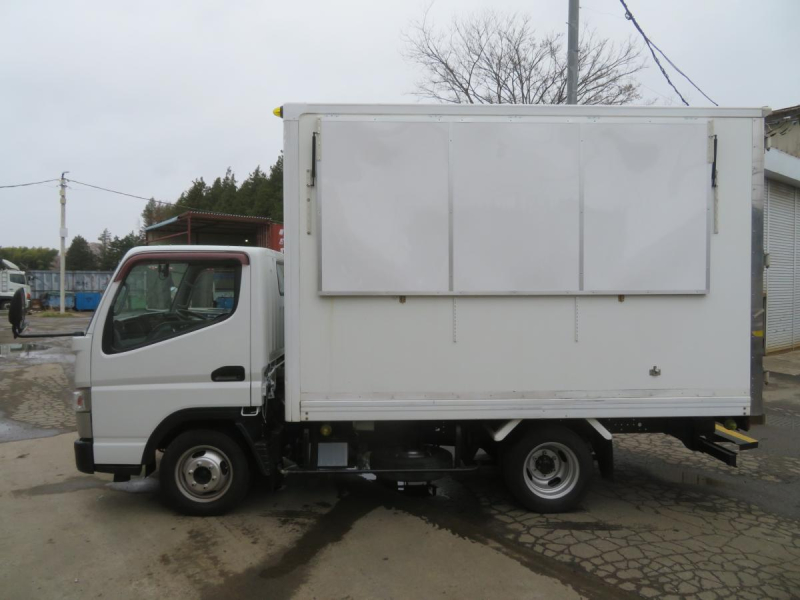 車検付H24年キャンターATキッチンカー装備品新品キャビン塗装済|中古トラックの販売・買取・査定のアイナビ