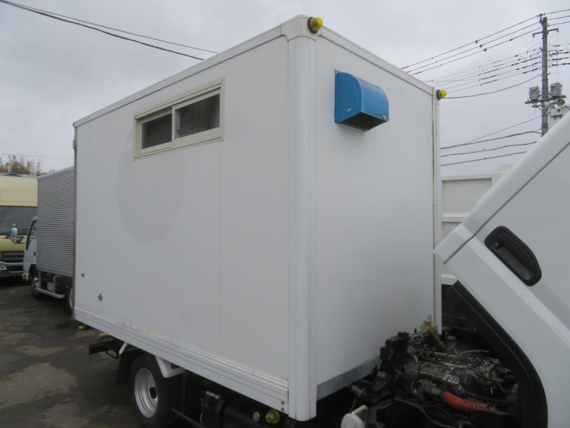 車検付H24年キャンターATキッチンカー装備品新品キャビン塗装済|中古トラックの販売・買取・査定のアイナビ