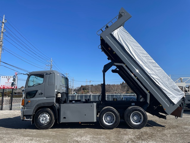 プロフィア 530×220 走行距離47万 2デフメッキパーツ|中古トラックの販売・買取・査定のアイナビ
