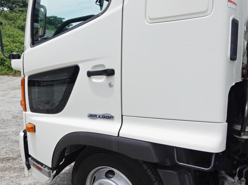 ワイド低温冷蔵冷凍格納パワーゲート後輪エアサス|中古トラックの販売・買取・査定のアイナビ