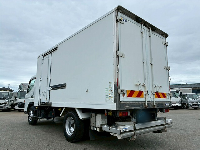 左サイド扉 5速マニュアル MT 3t 7t 小型 冷凍バン 箱車|中古トラックの販売・買取・査定のアイナビ