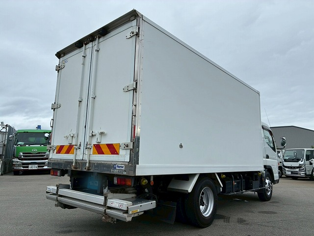 左サイド扉 5速マニュアル MT 3t 7t 小型 冷凍バン 箱車|中古トラックの販売・買取・査定のアイナビ