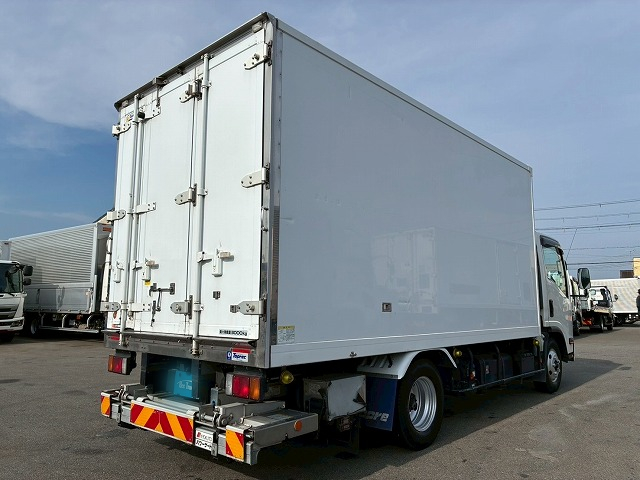 東プレ 3トン積載 左サイド扉 150馬力 6速 MT 3t 7t 準中型|中古トラックの販売・買取・査定のアイナビ